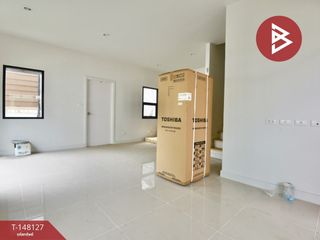 Casa adosada en venta de 3 habitaciones en Sam Phran, Nakhon Pathom