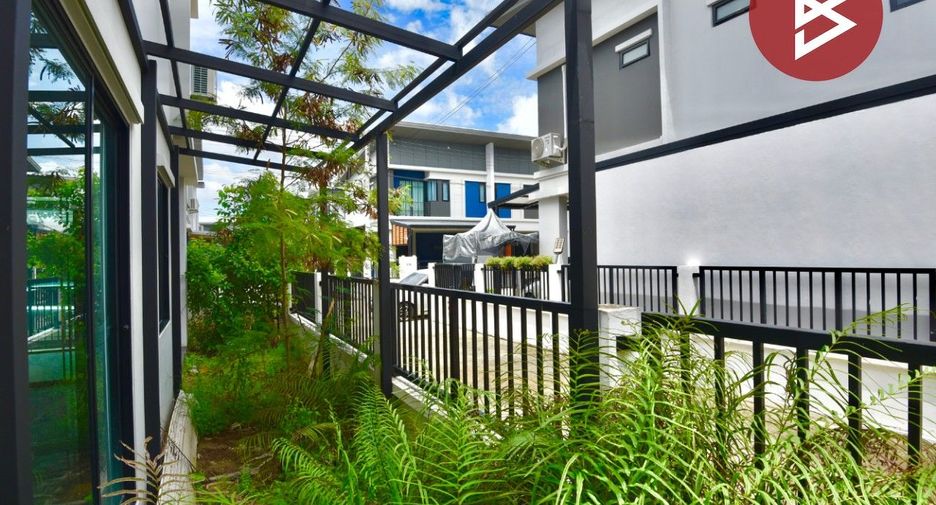 Casa adosada en venta de 3 habitaciones en Sam Phran, Nakhon Pathom