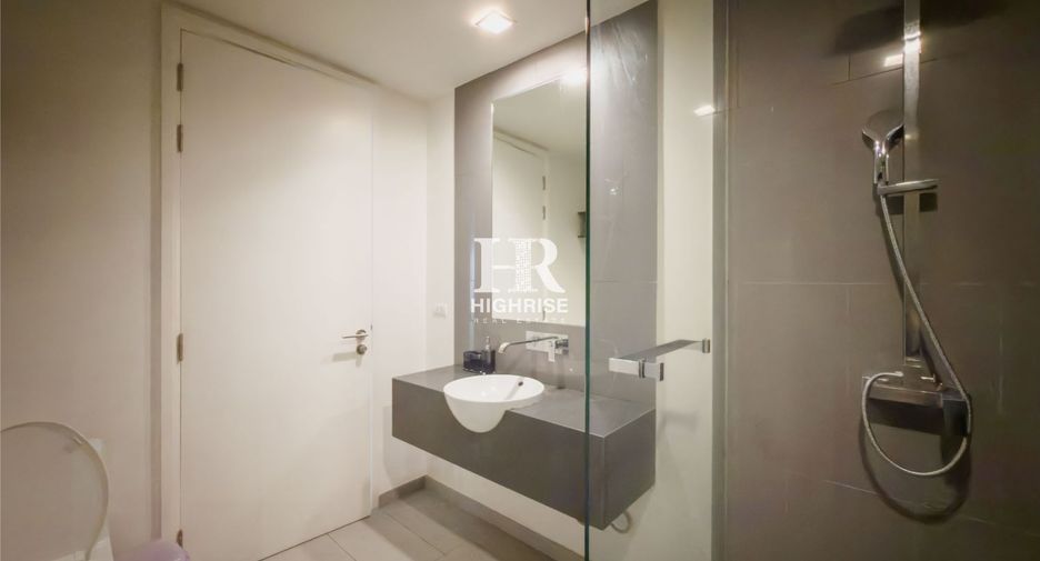 For rent 2 bedrooms condo in Bang Lamung, Chonburi