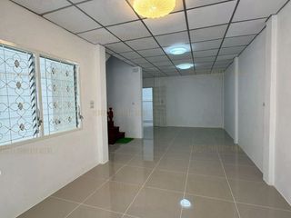 出售 3 卧室 联排别墅 在 Bang Sao Thong, Samut Prakan