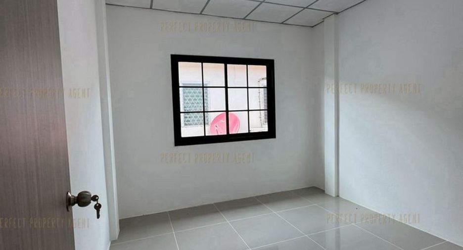 出售 3 卧室 联排别墅 在 Bang Sao Thong, Samut Prakan