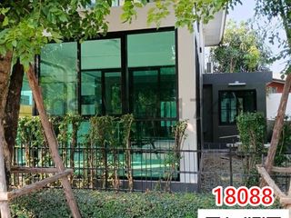 Casa en alquiler de 5 habitaciones en Lam Luk Ka, Pathum Thani