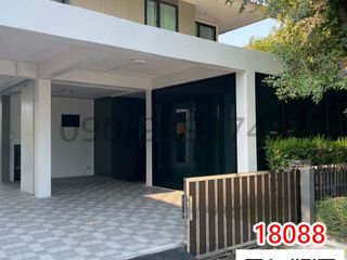 Casa en alquiler de 5 habitaciones en Lam Luk Ka, Pathum Thani