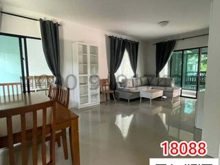 Casa en alquiler de 5 habitaciones en Lam Luk Ka, Pathum Thani