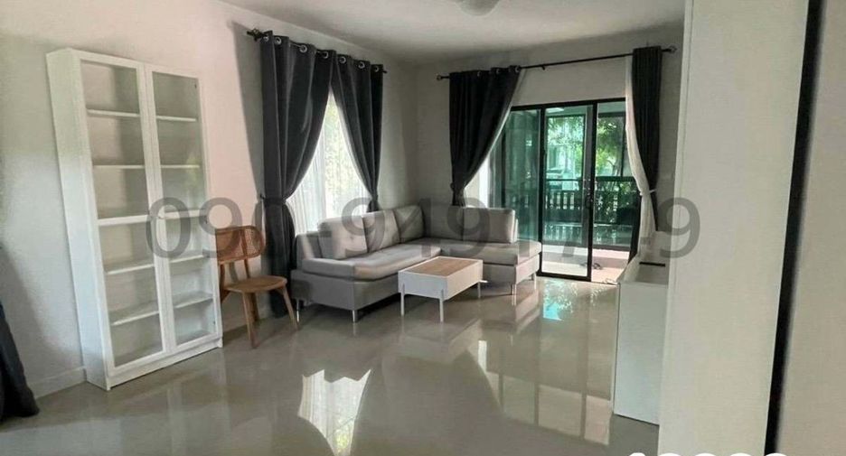 Casa en alquiler de 5 habitaciones en Lam Luk Ka, Pathum Thani