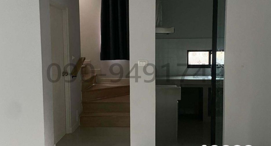 Casa en alquiler de 5 habitaciones en Lam Luk Ka, Pathum Thani