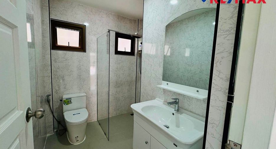 For sale 3 bedrooms house in Bang Lamung, Chonburi