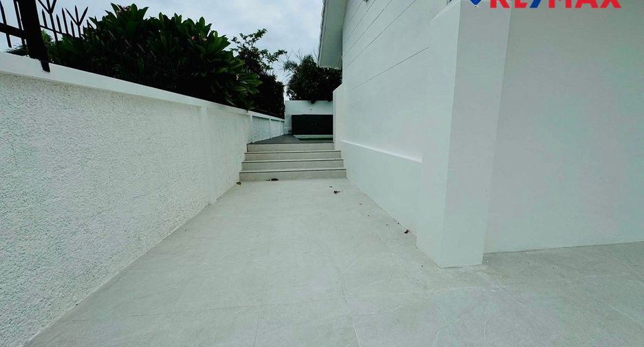For sale 3 bedrooms house in Bang Lamung, Chonburi