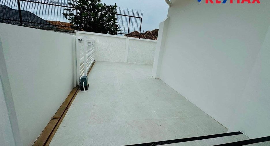 For sale 3 bedrooms house in Bang Lamung, Chonburi
