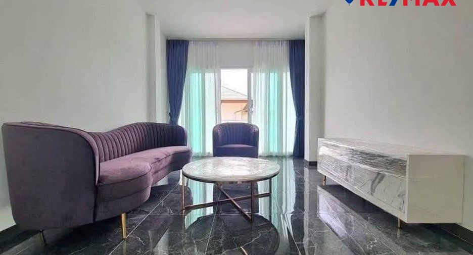 Casa en venta de 5 habitaciones en Bang Lamung, Chonburi