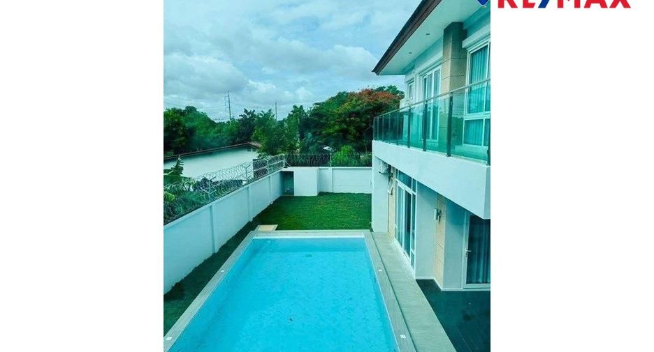 Casa en venta de 5 habitaciones en Bang Lamung, Chonburi