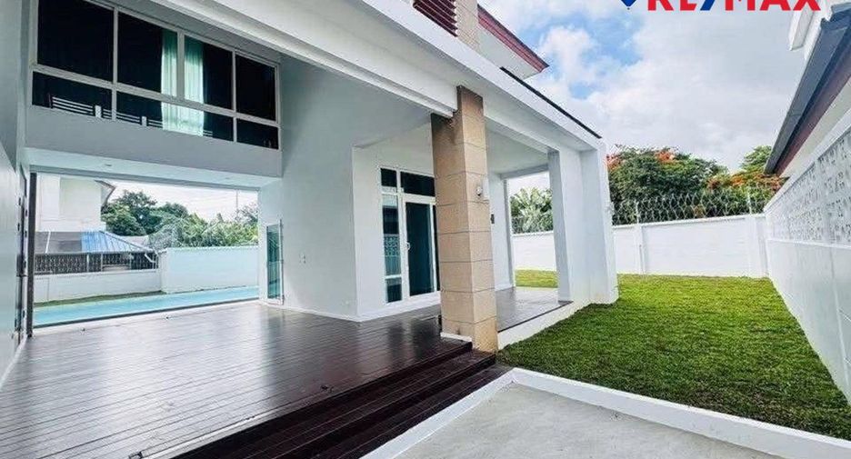 Casa en venta de 5 habitaciones en Bang Lamung, Chonburi