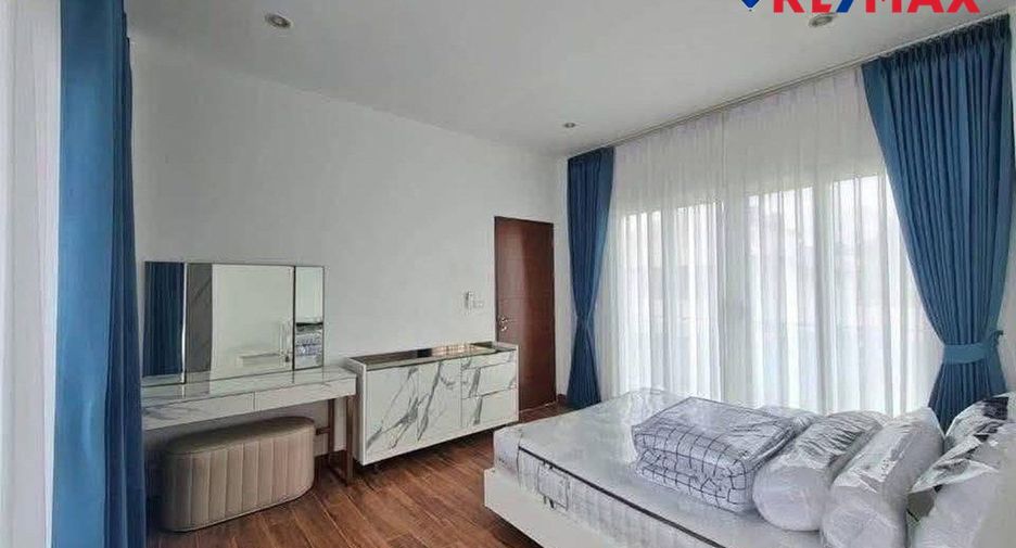 Casa en venta de 5 habitaciones en Bang Lamung, Chonburi