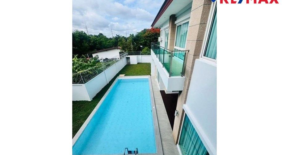 Casa en venta de 5 habitaciones en Bang Lamung, Chonburi