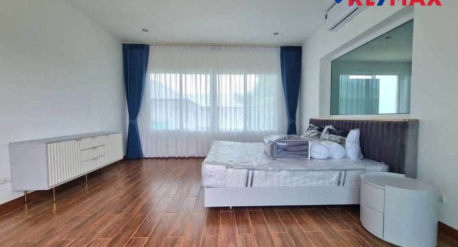 Casa en venta de 5 habitaciones en Bang Lamung, Chonburi