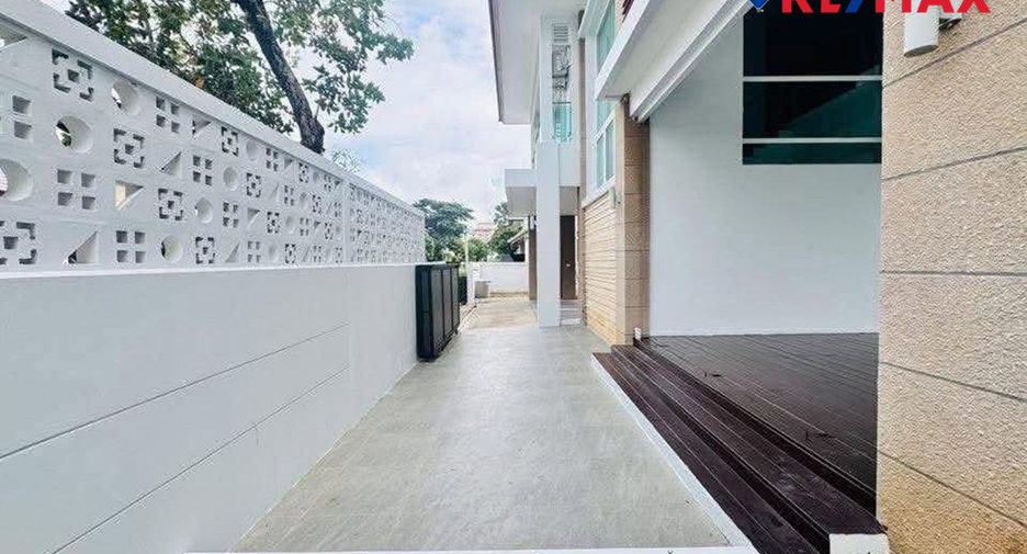 Casa en venta de 5 habitaciones en Bang Lamung, Chonburi