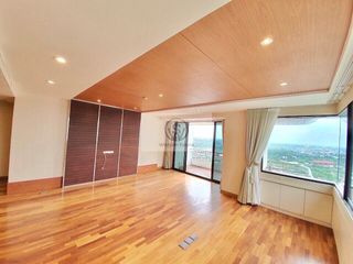 For sale 3 bedrooms condo in Mueang Nonthaburi, Nonthaburi