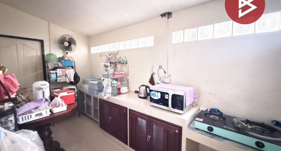 For sale 3 ベッドルーム house in Ban Bueng, Chonburi