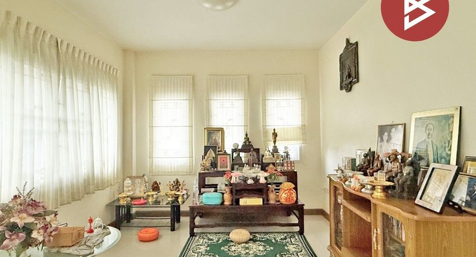 For sale 3 ベッドルーム house in Ban Bueng, Chonburi