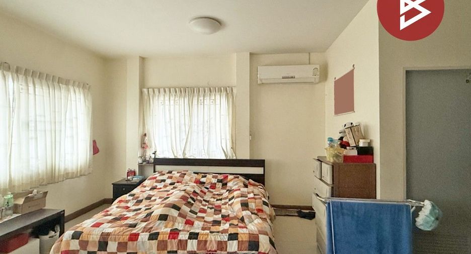 For sale 3 ベッドルーム house in Ban Bueng, Chonburi
