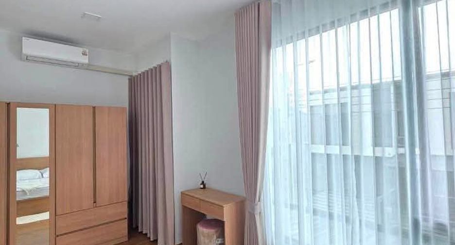 For rent 3 bedrooms townhouse in Bang Phli, Samut Prakan
