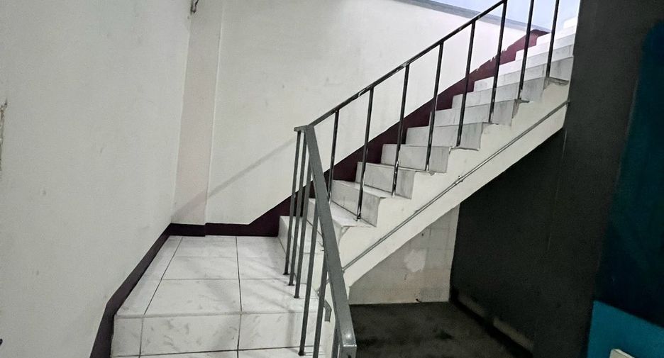 For sale 3 bedrooms retail Space in Mueang Chiang Mai, Chiang Mai