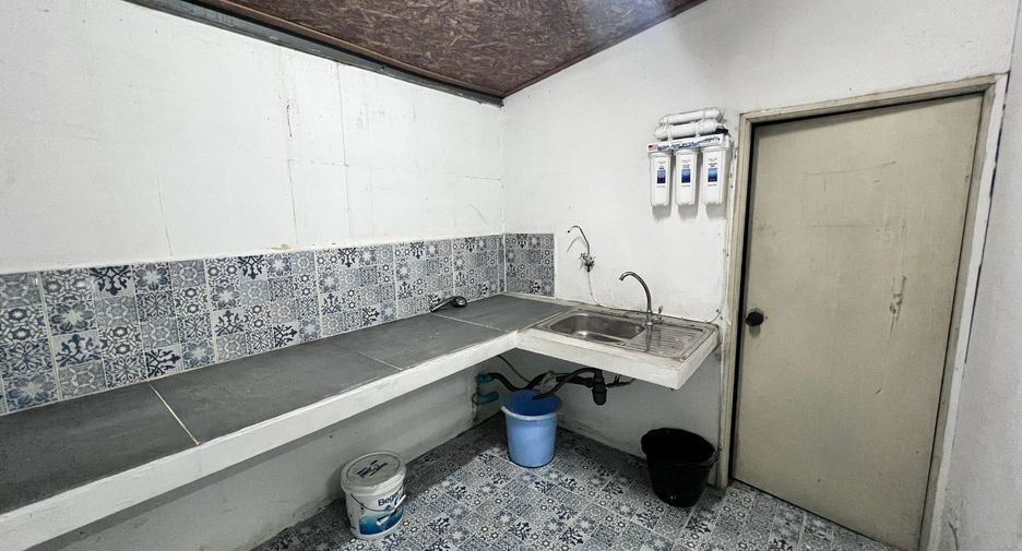 For sale 3 bedrooms retail Space in Mueang Chiang Mai, Chiang Mai