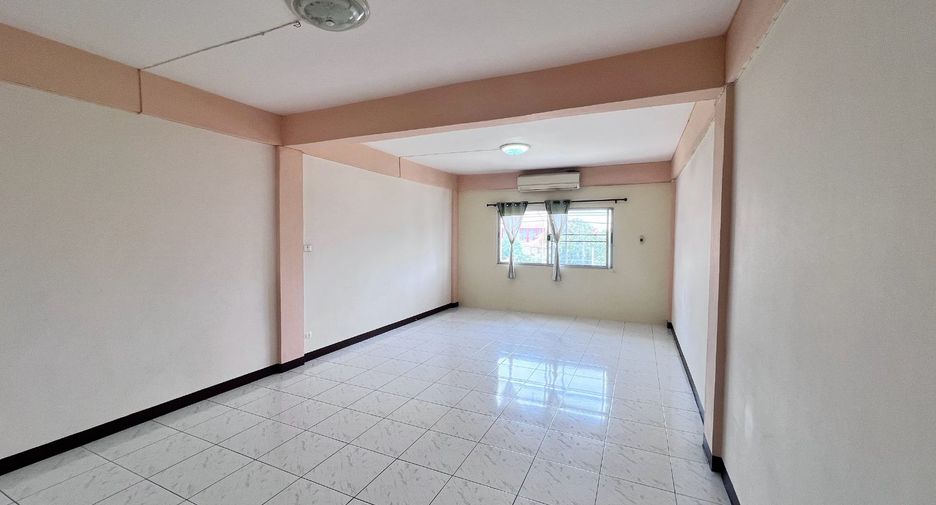 For sale 3 bedrooms retail Space in Mueang Chiang Mai, Chiang Mai