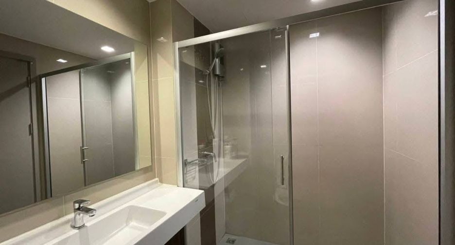 For rent 2 ベッドルーム condo in Phra Khanong, Bangkok
