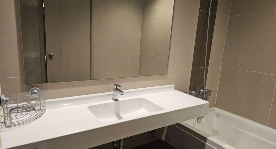 For rent 2 ベッドルーム condo in Phra Khanong, Bangkok