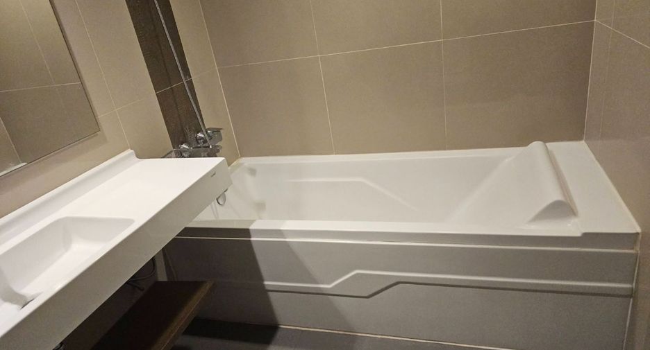 For rent 2 ベッドルーム condo in Phra Khanong, Bangkok