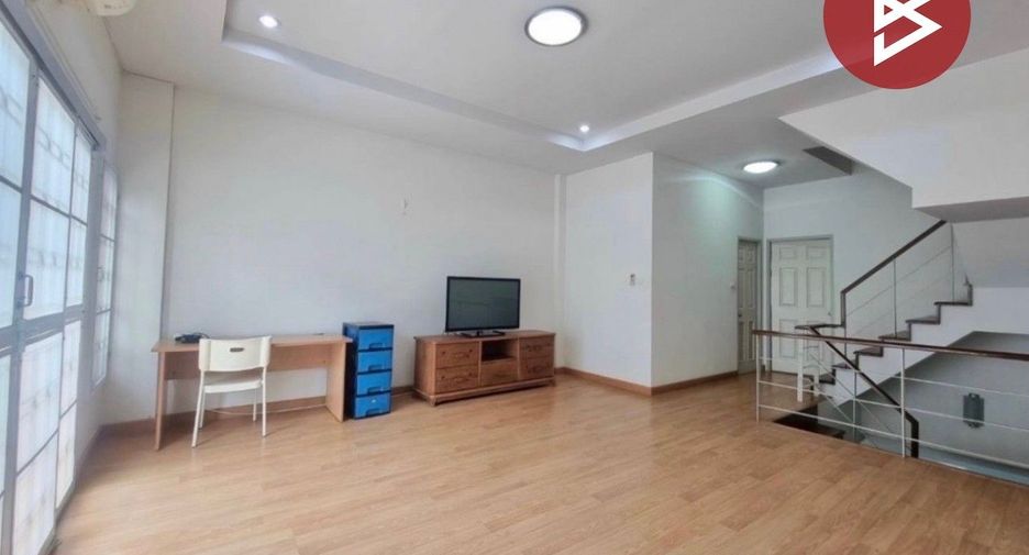 Casa adosada en venta de 3 habitaciones en Mueang Samut Prakan, Samut Prakan