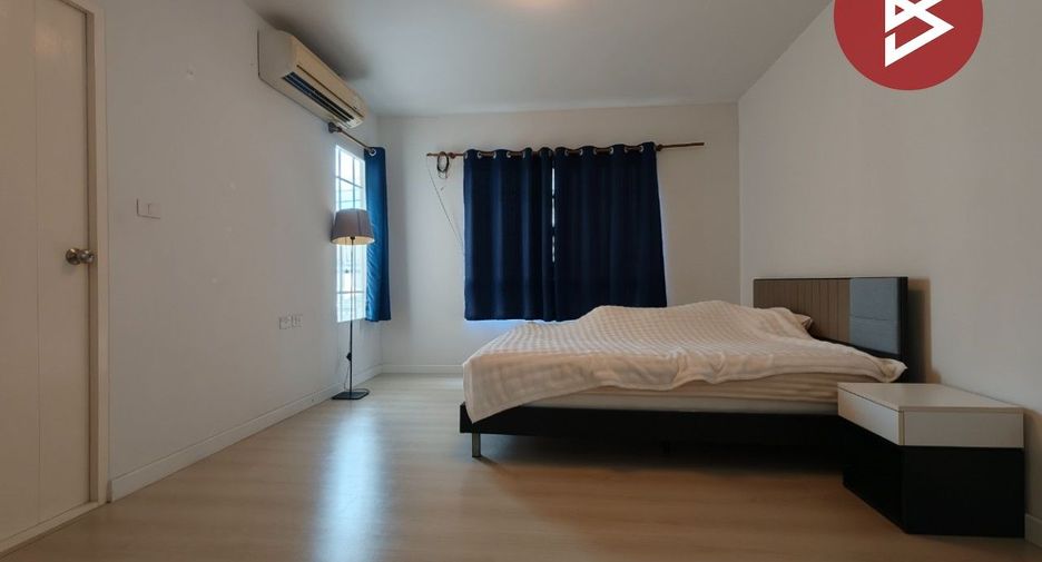 Casa adosada en venta de 3 habitaciones en Bang Bo, Samut Prakan