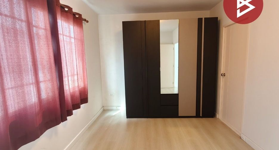 Casa adosada en venta de 3 habitaciones en Bang Bo, Samut Prakan