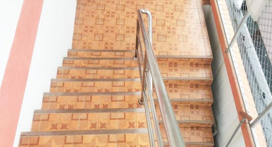 For sale 23 bedrooms apartment in Si Racha, Chonburi