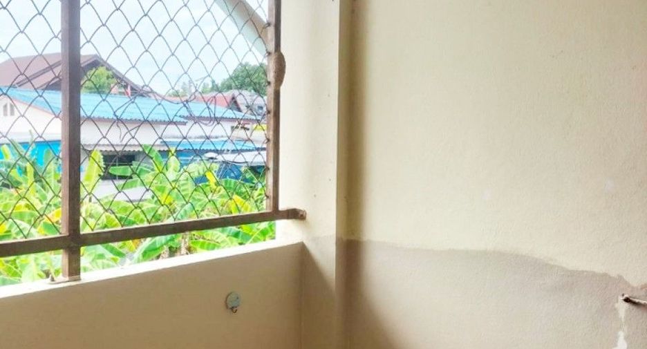 For sale 23 bedrooms apartment in Si Racha, Chonburi