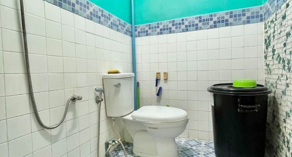 For sale 1 bed townhouse in Mueang Samut Prakan, Samut Prakan