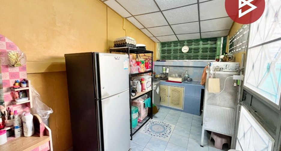 For sale 1 bed townhouse in Mueang Samut Prakan, Samut Prakan