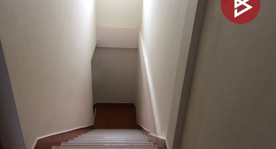 Reihenhaus zum Kauf mit 2 Zimmer in Sam Phran, Nakhon Pathom