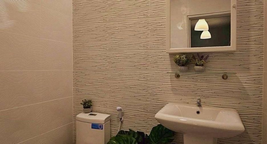 For sale 2 bedrooms townhouse in Thanyaburi, Pathum Thani