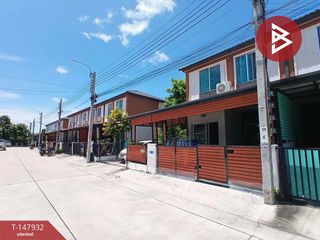 Casa adosada en venta de 3 habitaciones en Bang Bo, Samut Prakan