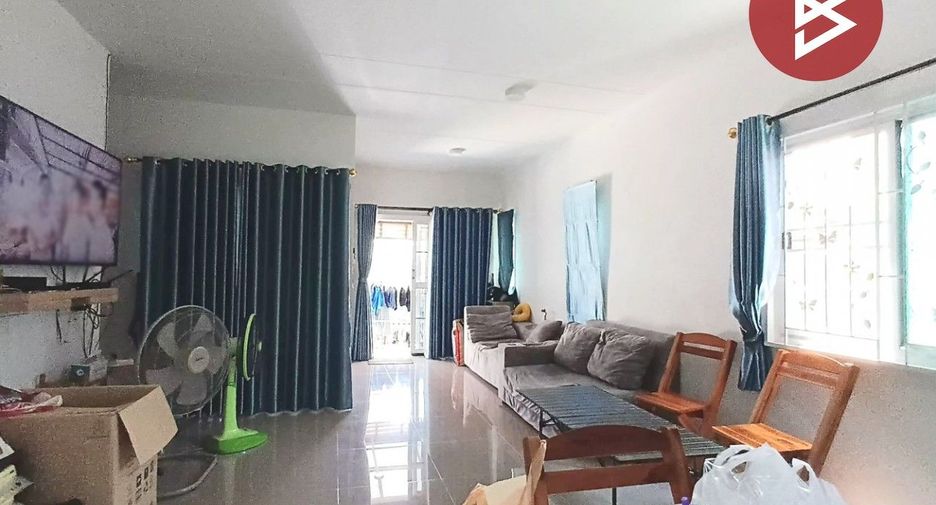 Casa adosada en venta de 3 habitaciones en Bang Bo, Samut Prakan