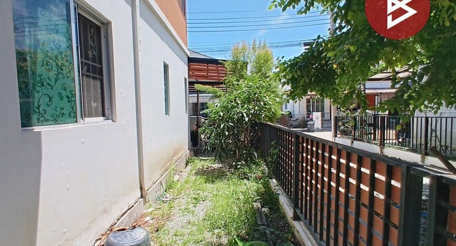 Casa adosada en venta de 3 habitaciones en Bang Bo, Samut Prakan