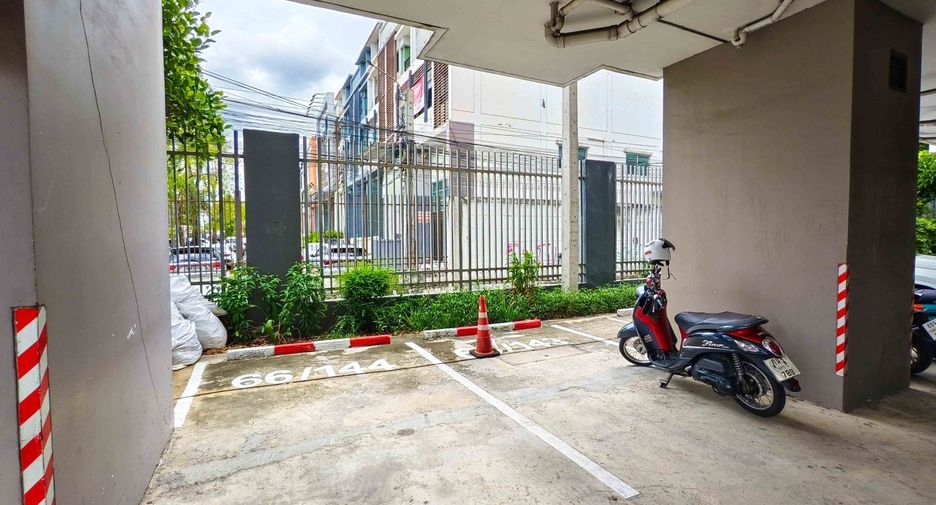 For sale 2 bedrooms condo in Khan Na Yao, Bangkok