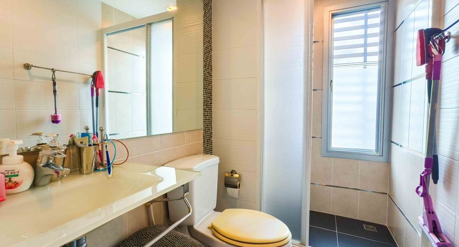 For sale 2 bedrooms condo in Khan Na Yao, Bangkok