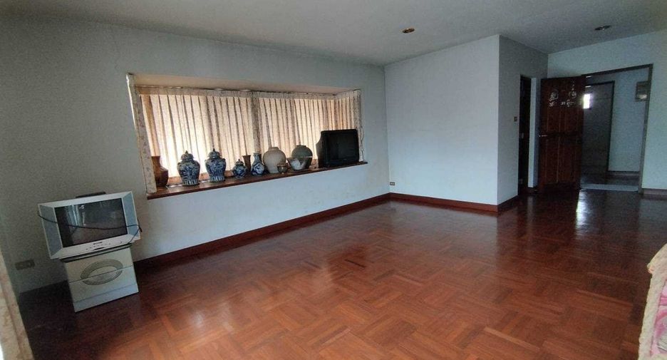 À vendre 4 chambres maison à Pak Kret, Nonthaburi