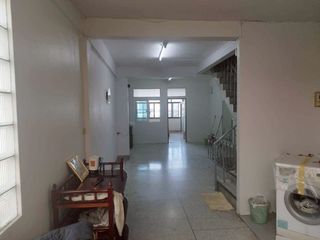 For rent 4 ベッドルーム retail Space in Yan Nawa, Bangkok