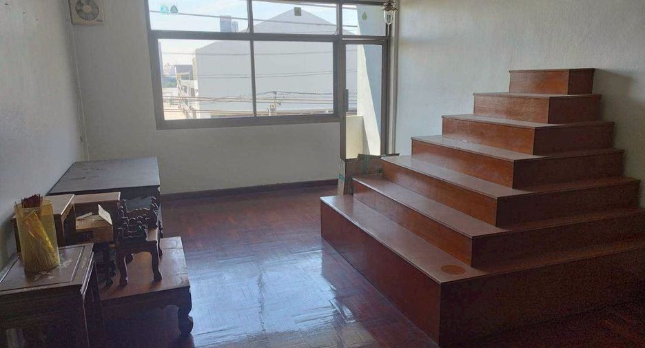 For rent 4 ベッドルーム retail Space in Yan Nawa, Bangkok