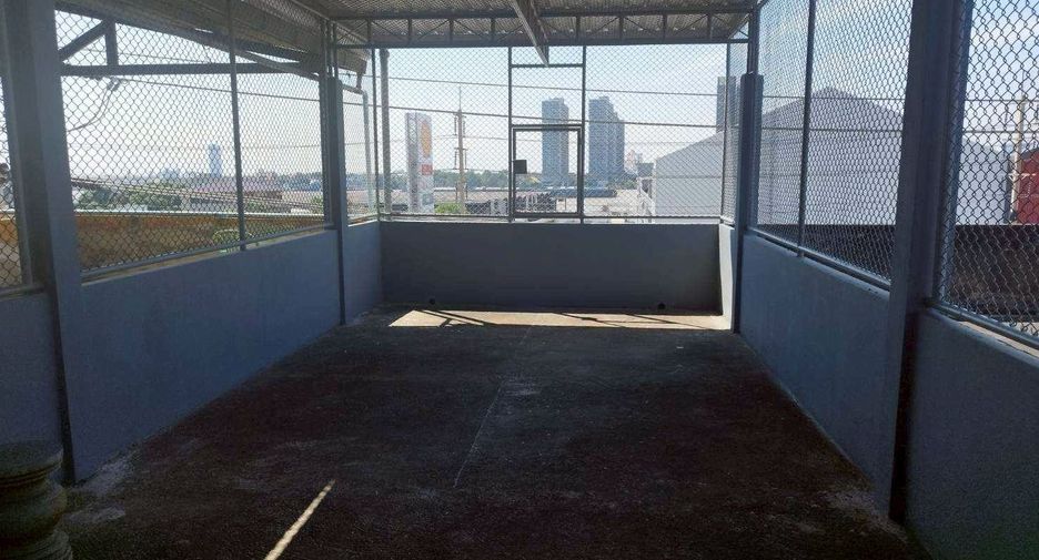 For rent 4 ベッドルーム retail Space in Yan Nawa, Bangkok