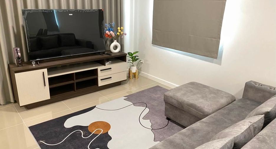 For rent 4 bedrooms townhouse in Mueang Chiang Mai, Chiang Mai